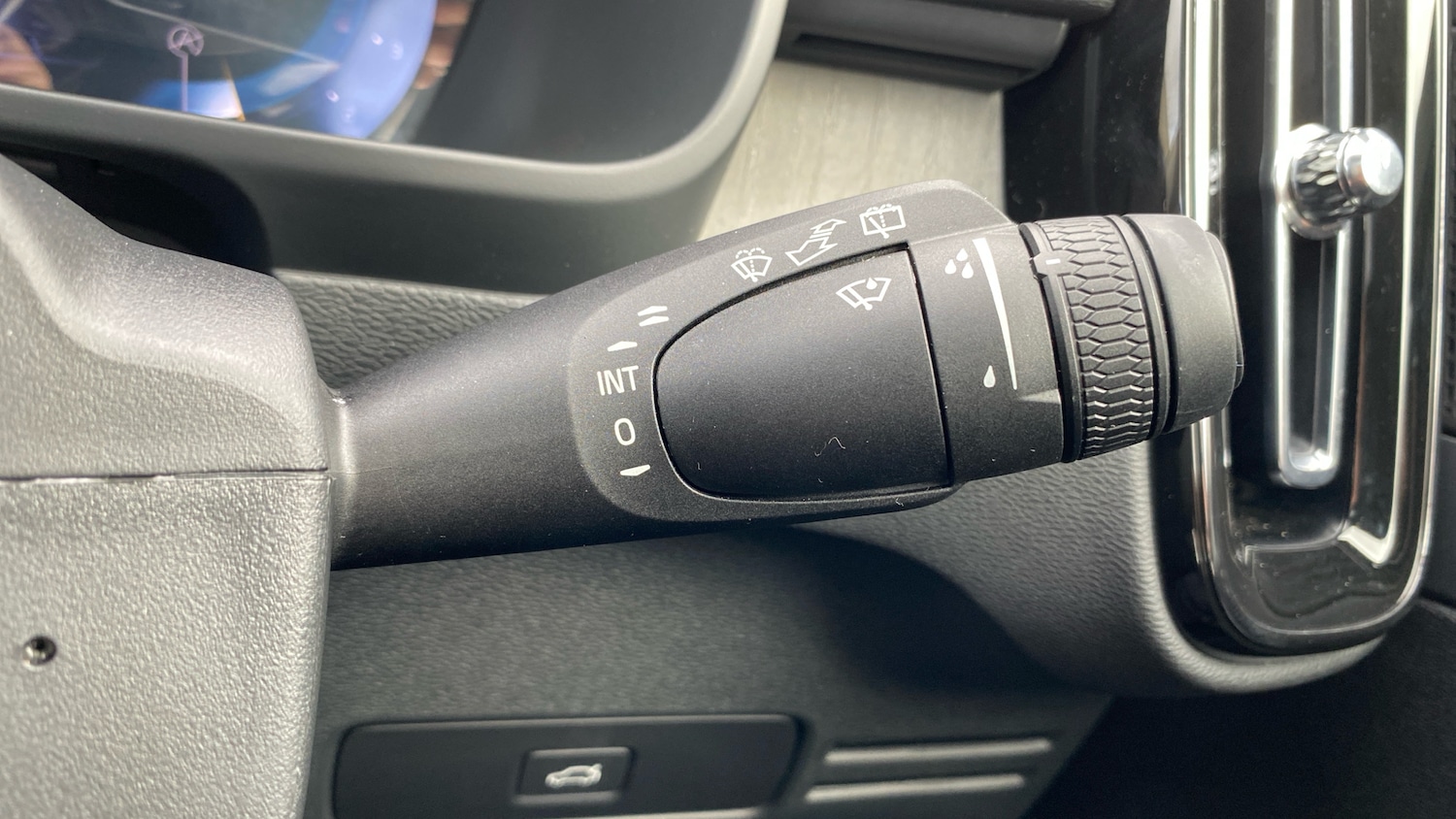 Used Volvo XC40 2025 for sale - 77069547: Photo 24