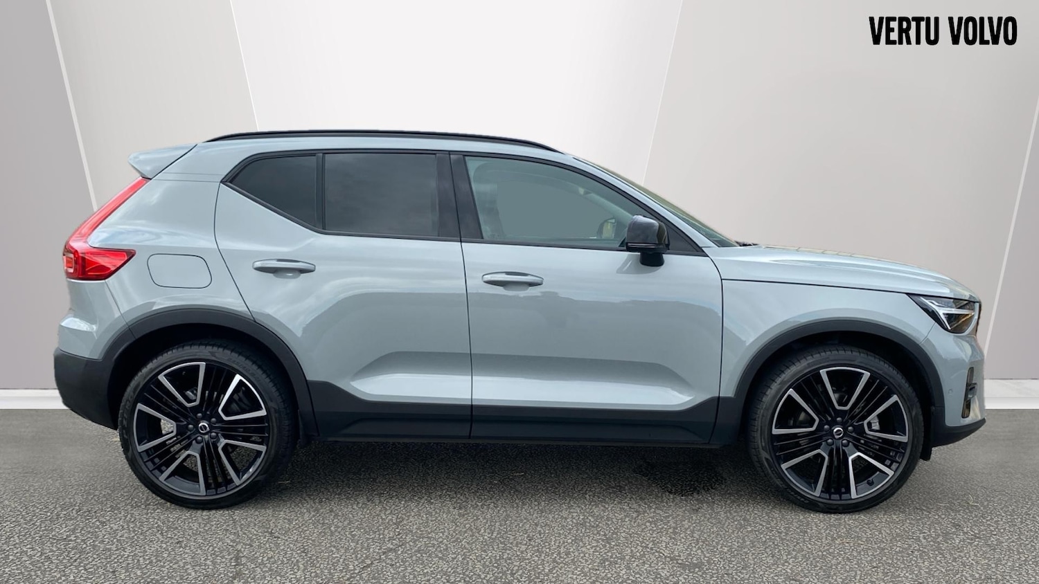 Used Volvo XC40 2025 for sale - 77069547: Photo 3