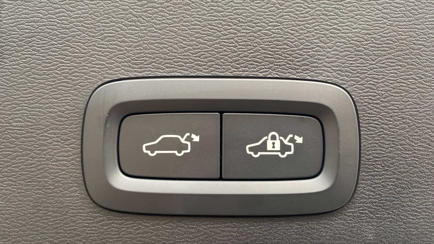 Used Volvo XC40 2025 for sale - 77069547: Photo 45