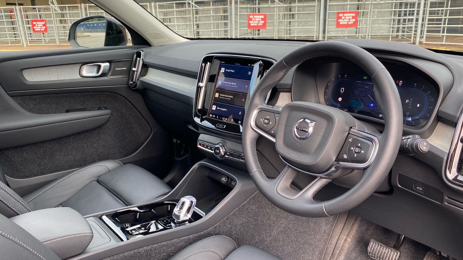 Used Volvo XC40 2025 for sale - 77069547: Photo 5