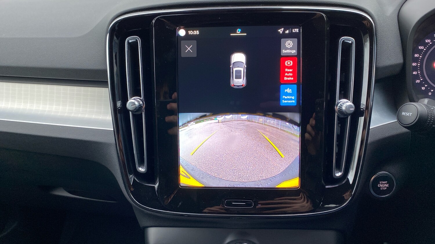 Used Volvo XC40 2025 for sale - 77337456: Photo 15