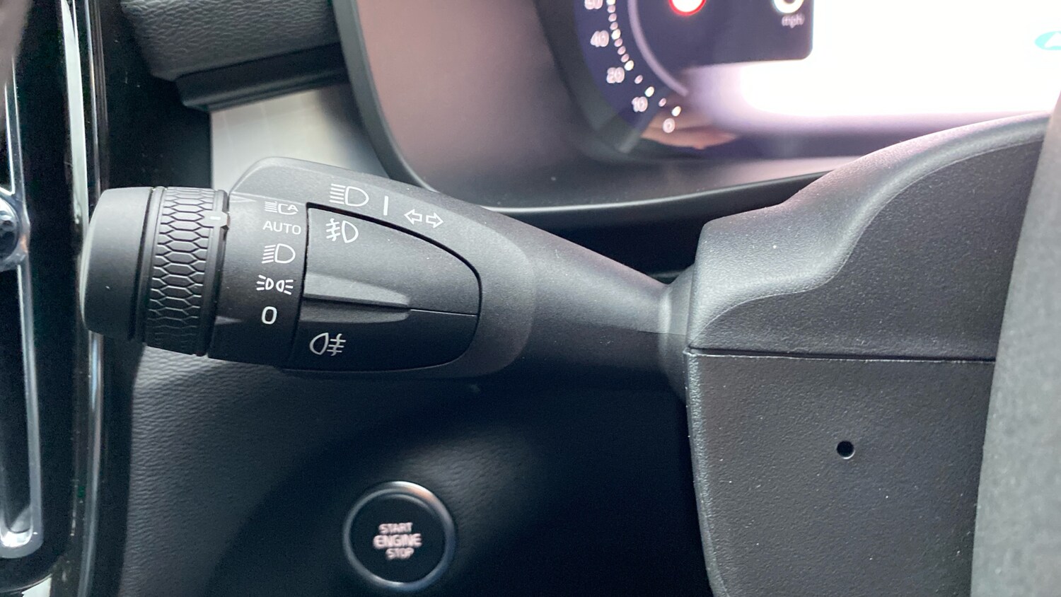 Used Volvo XC40 2025 for sale - 77337456: Photo 16