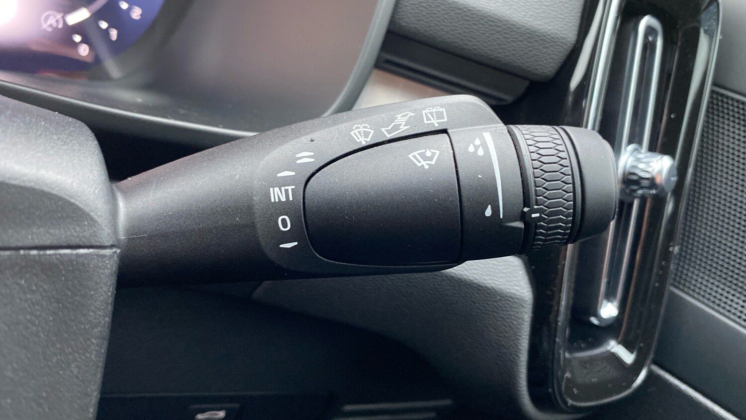 Used Volvo XC40 2025 for sale - 77337456: Photo 19