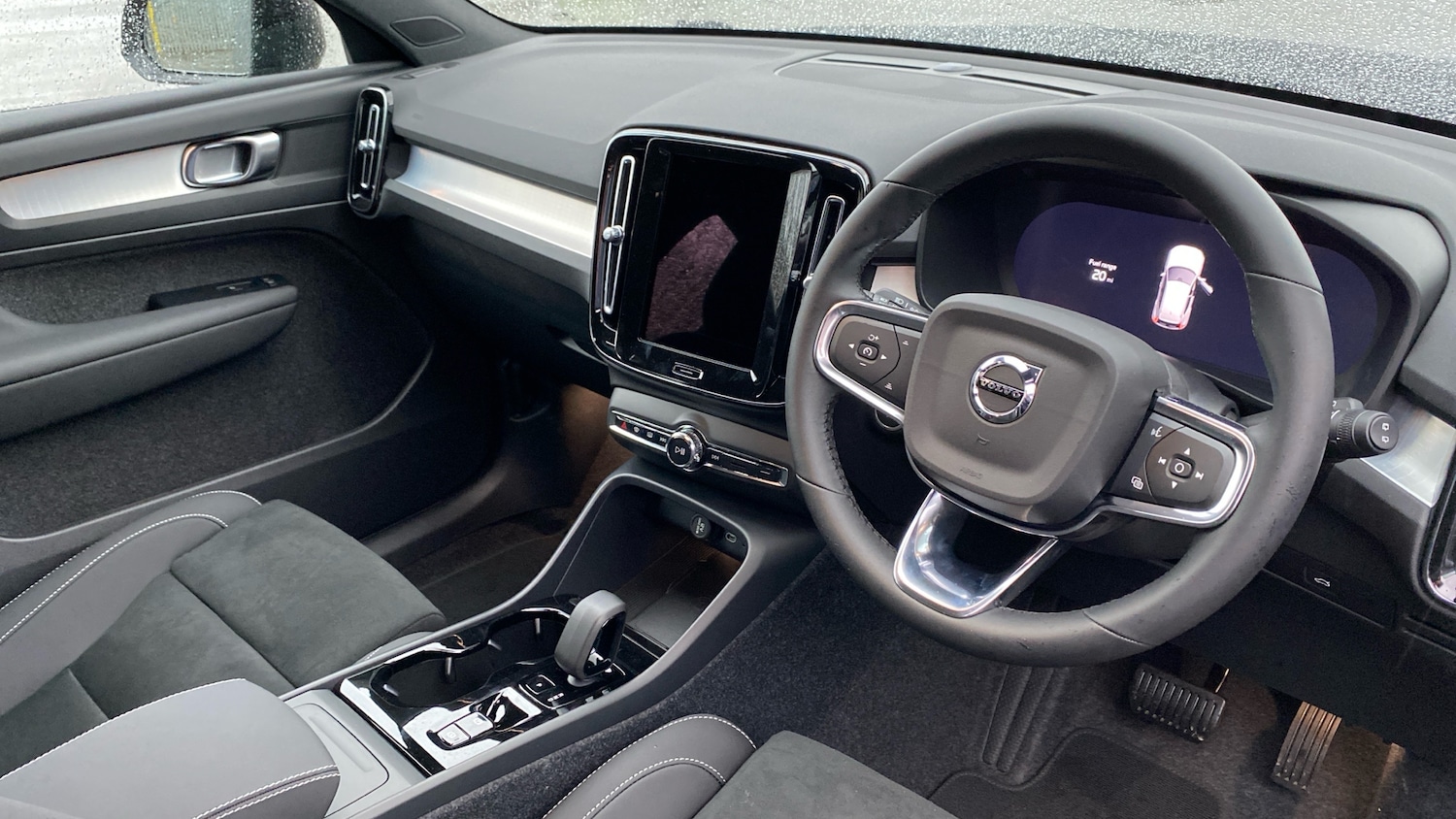 Used Volvo XC40 2025 for sale - 77337456: Photo 4