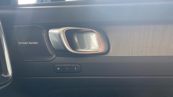 Used Volvo XC40 2024 for sale - 75358458: Photo 15