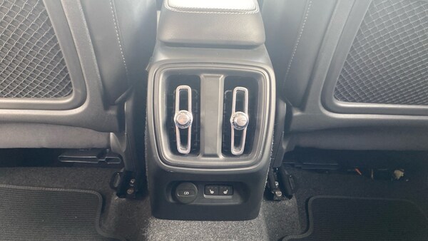 Used Volvo XC40 2024 for sale - 75358458: Photo 42