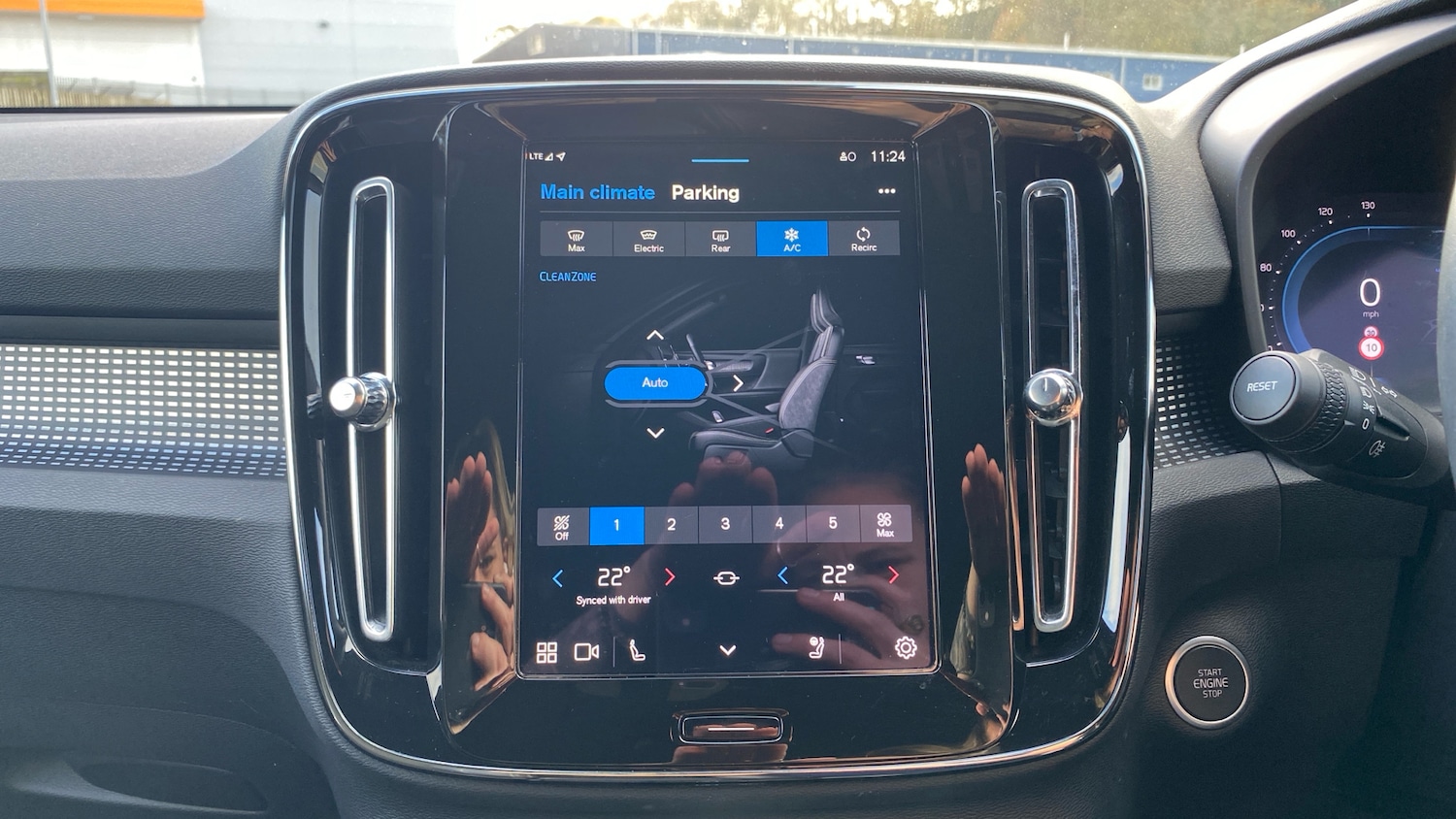 Used Volvo XC40 2024 for sale - 76653263: Photo 18