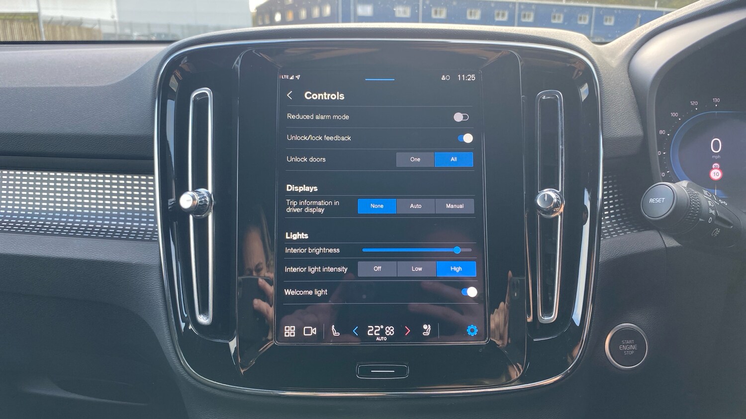 Used Volvo XC40 2024 for sale - 76653263: Photo 25