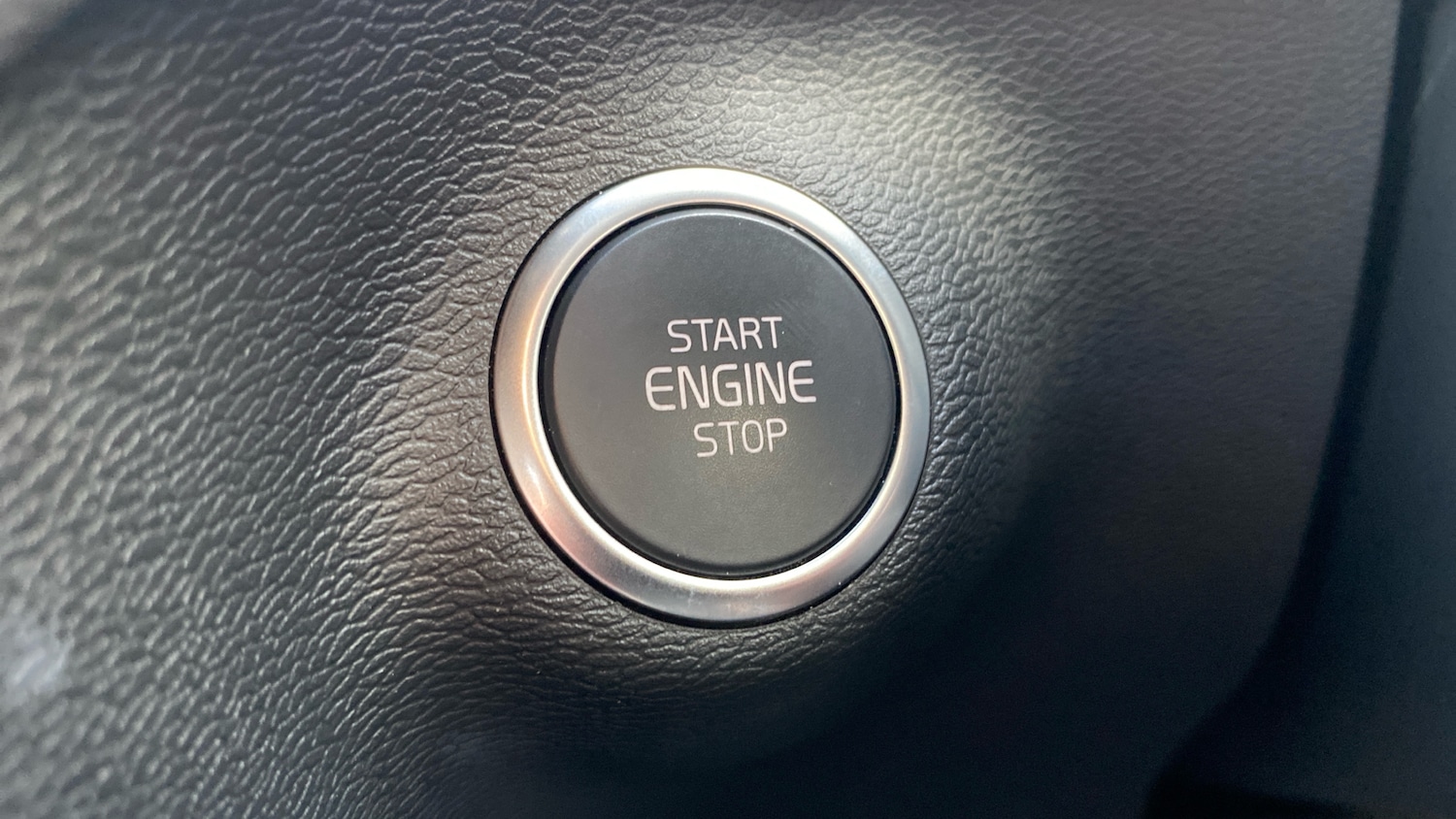 Used Volvo XC40 2024 for sale - 76653263: Photo 27