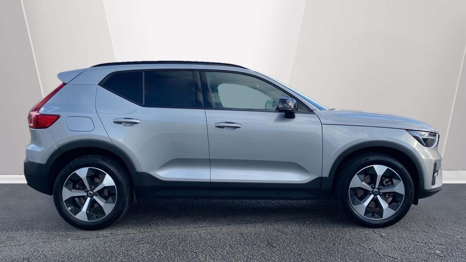 Used Volvo XC40 2024 for sale - 76653263: Photo 3