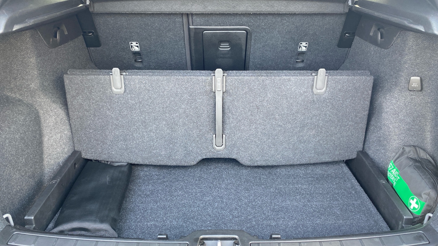 Used Volvo XC40 2024 for sale - 76653263: Photo 33