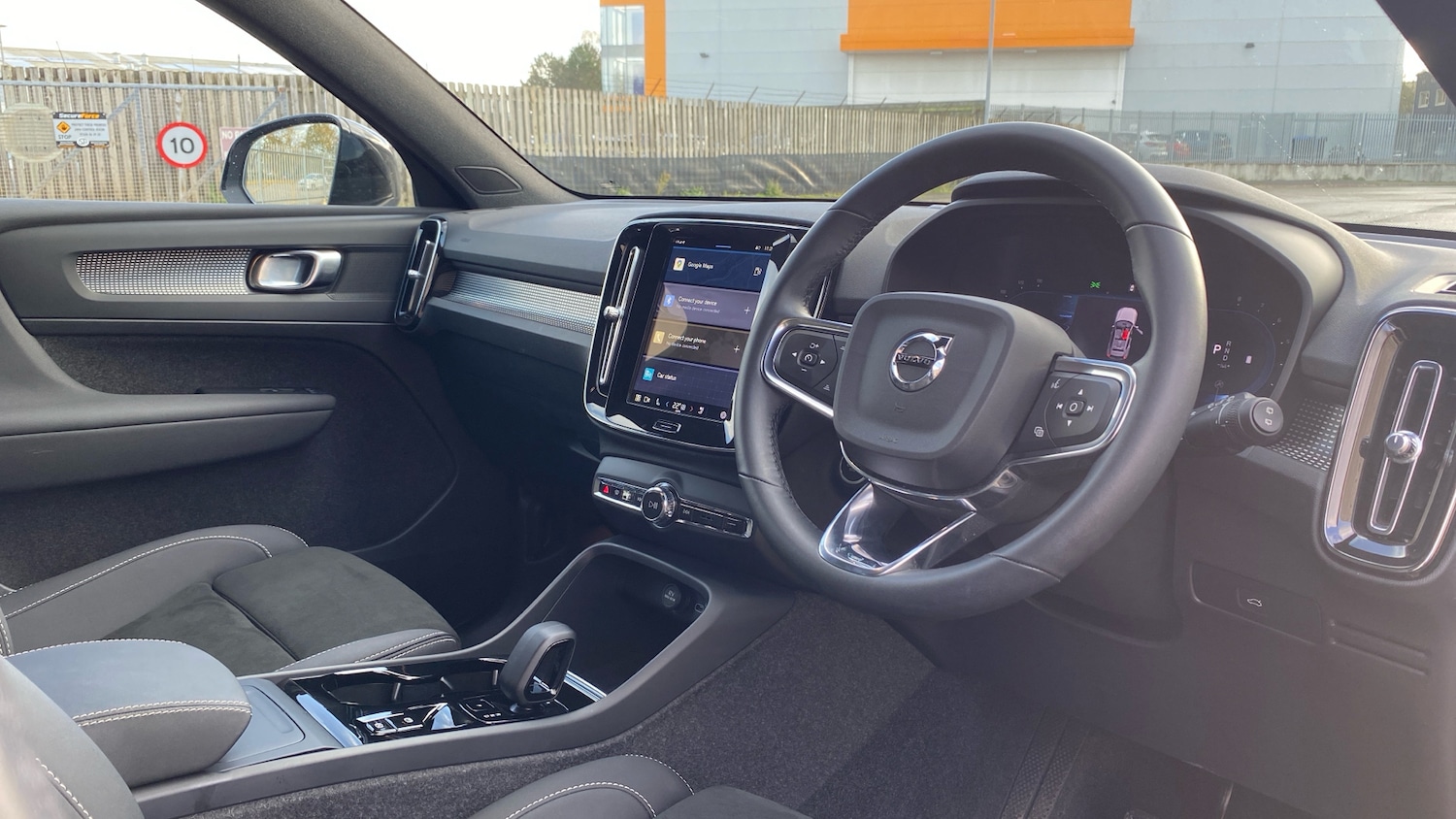 Used Volvo XC40 2024 for sale - 76653263: Photo 4