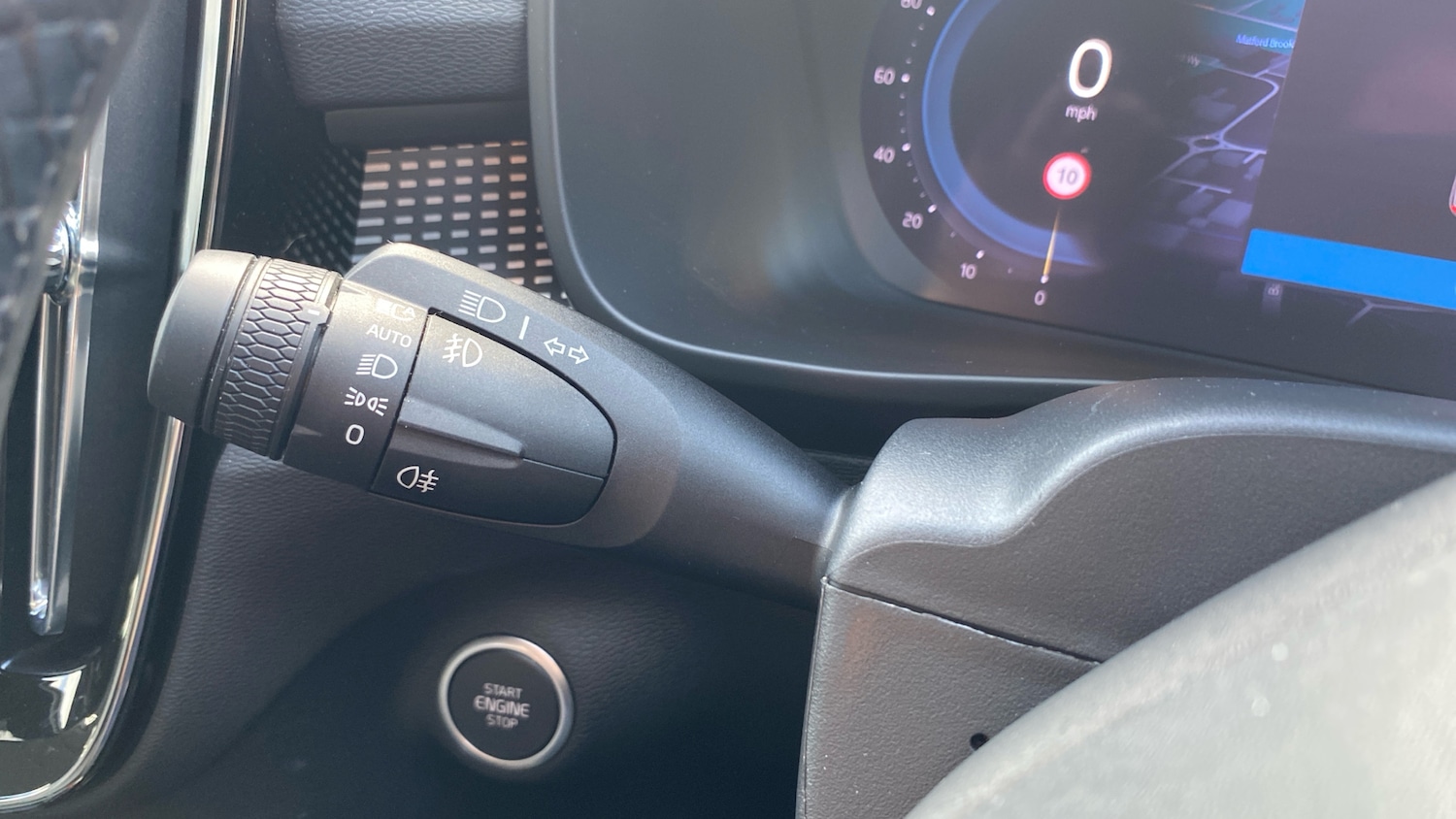 Used Volvo XC40 2024 for sale - 76653263: Photo 40