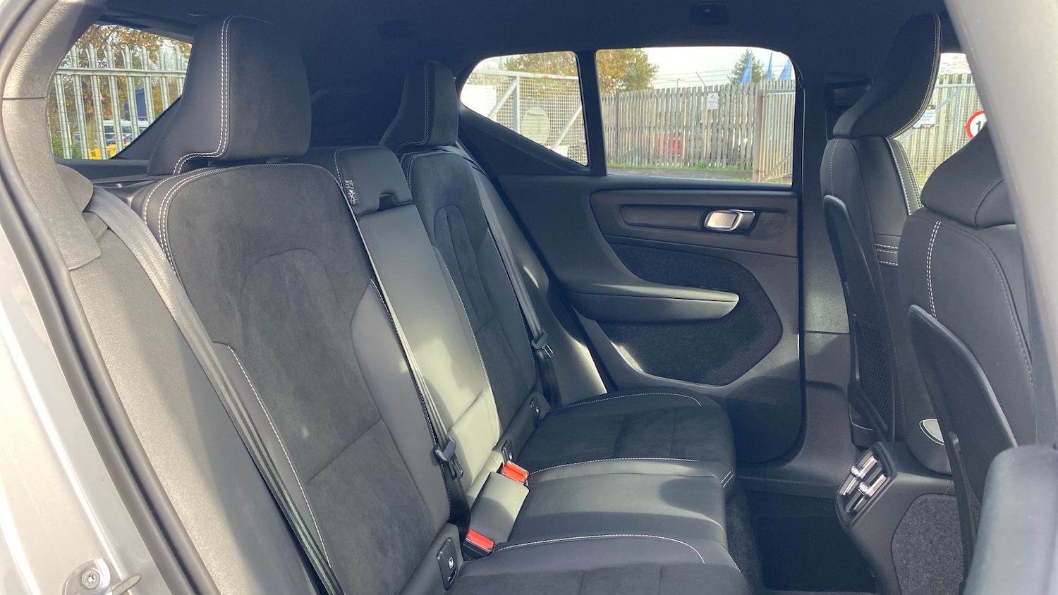 Used Volvo XC40 2024 for sale - 76653263: Photo 6