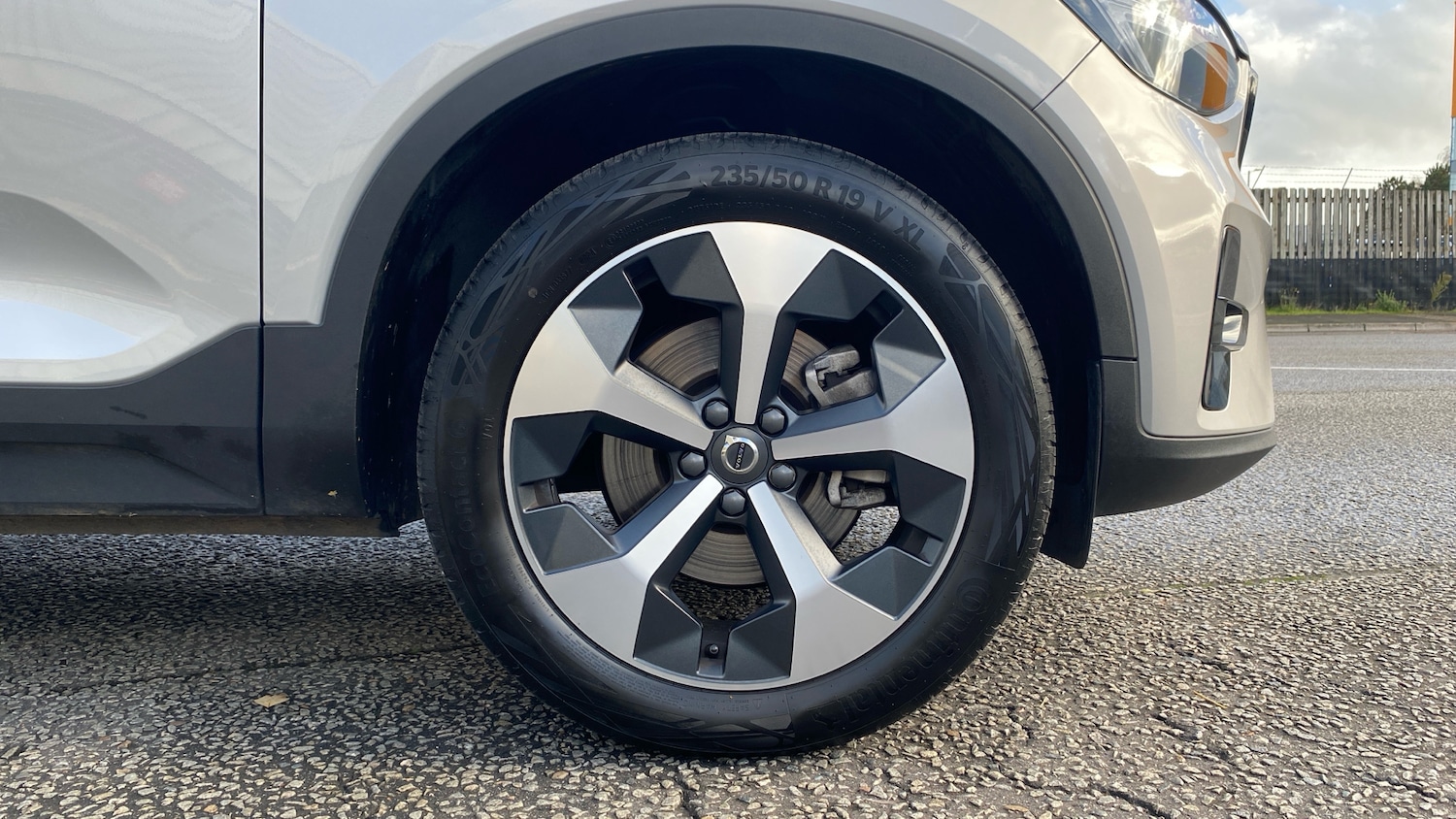 Used Volvo XC40 2024 for sale - 76653263: Photo 9