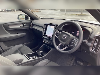 Used Volvo XC40 2025 for sale - 76705661: Photo