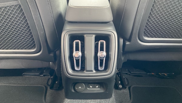 Used Volvo XC40 2024 for sale - 75381356: Photo 41