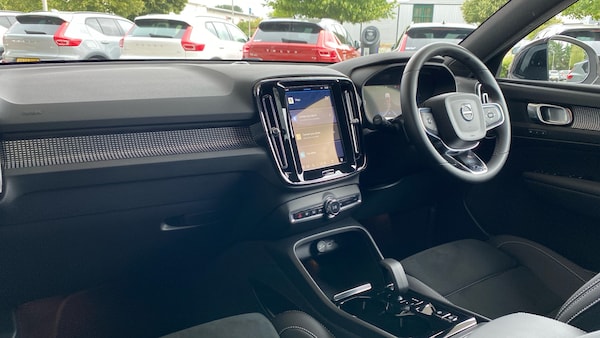 Used Volvo XC40 2024 for sale - 75381356: Photo 4