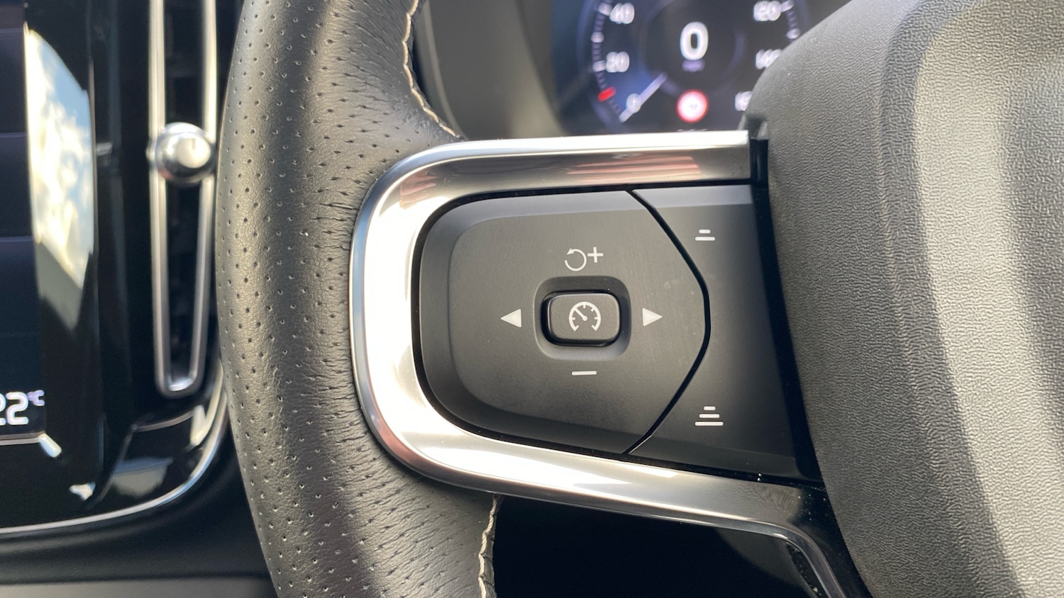 Used Volvo XC40 2021 for sale - 76653193: Photo 18