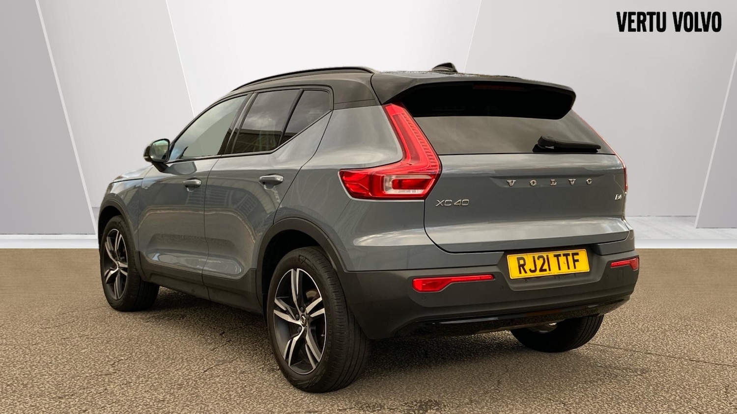Used Volvo XC40 2021 for sale - 76653193: Photo 2