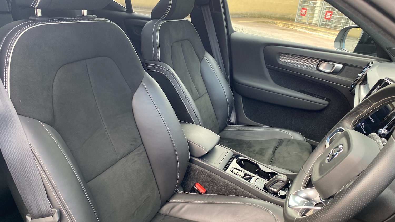 Used Volvo XC40 2021 for sale - 76653193: Photo 9