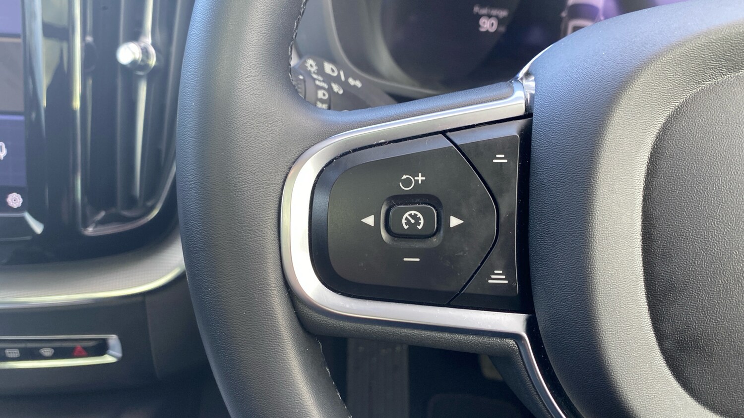 Used Volvo XC60 2022 for sale - 77501630: Photo 18