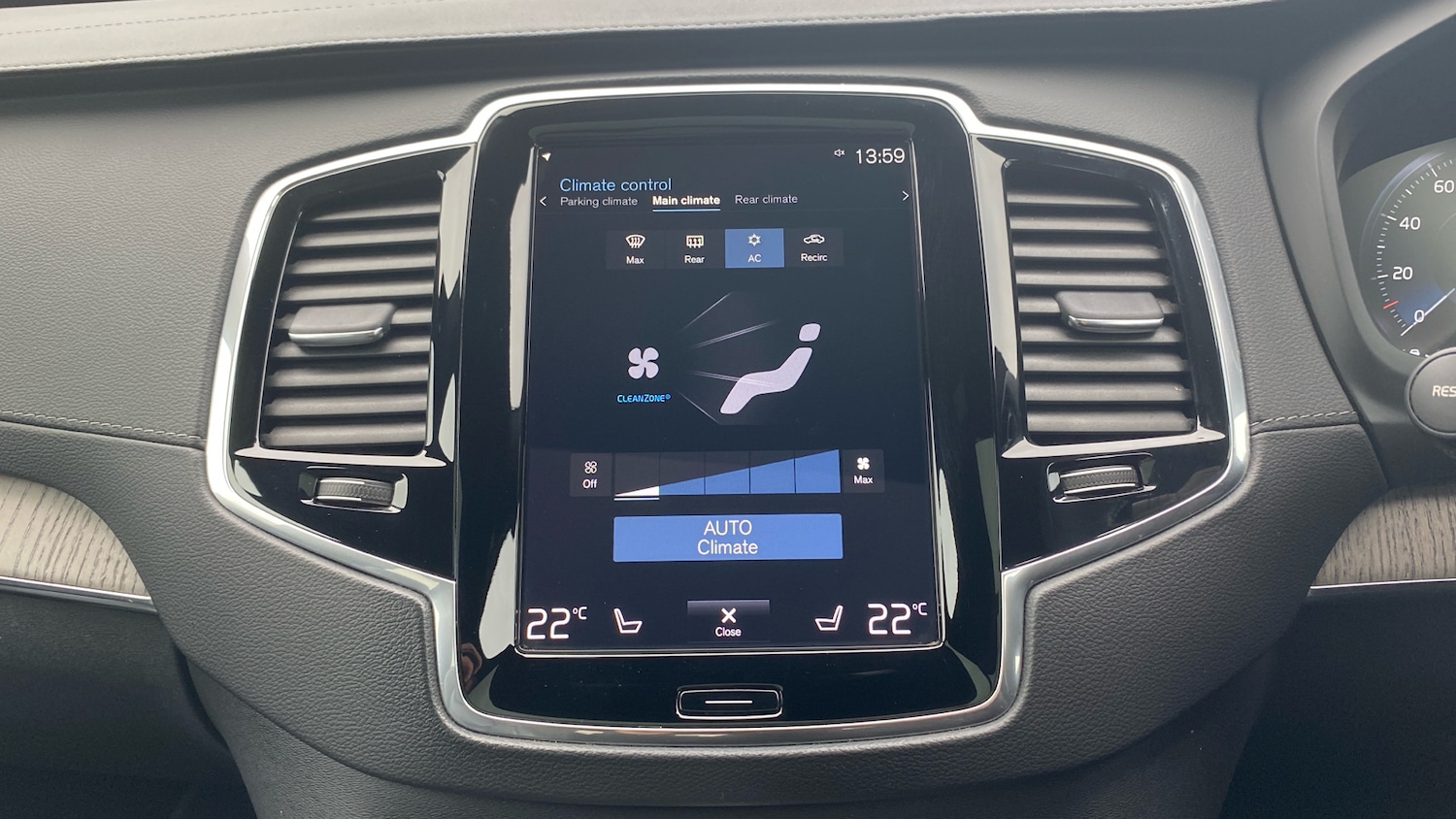 Used Volvo XC90 2022 for sale - 76653243: Photo 32