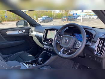 Used Volvo XC40 2026 for sale - 79519074: Photo