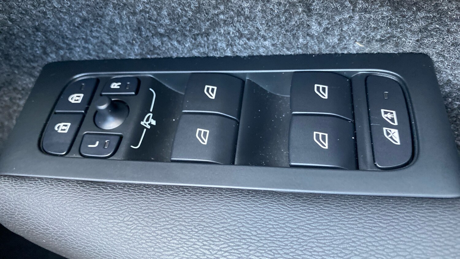 Used Volvo XC40 2025 for sale - 77487047: Photo 27