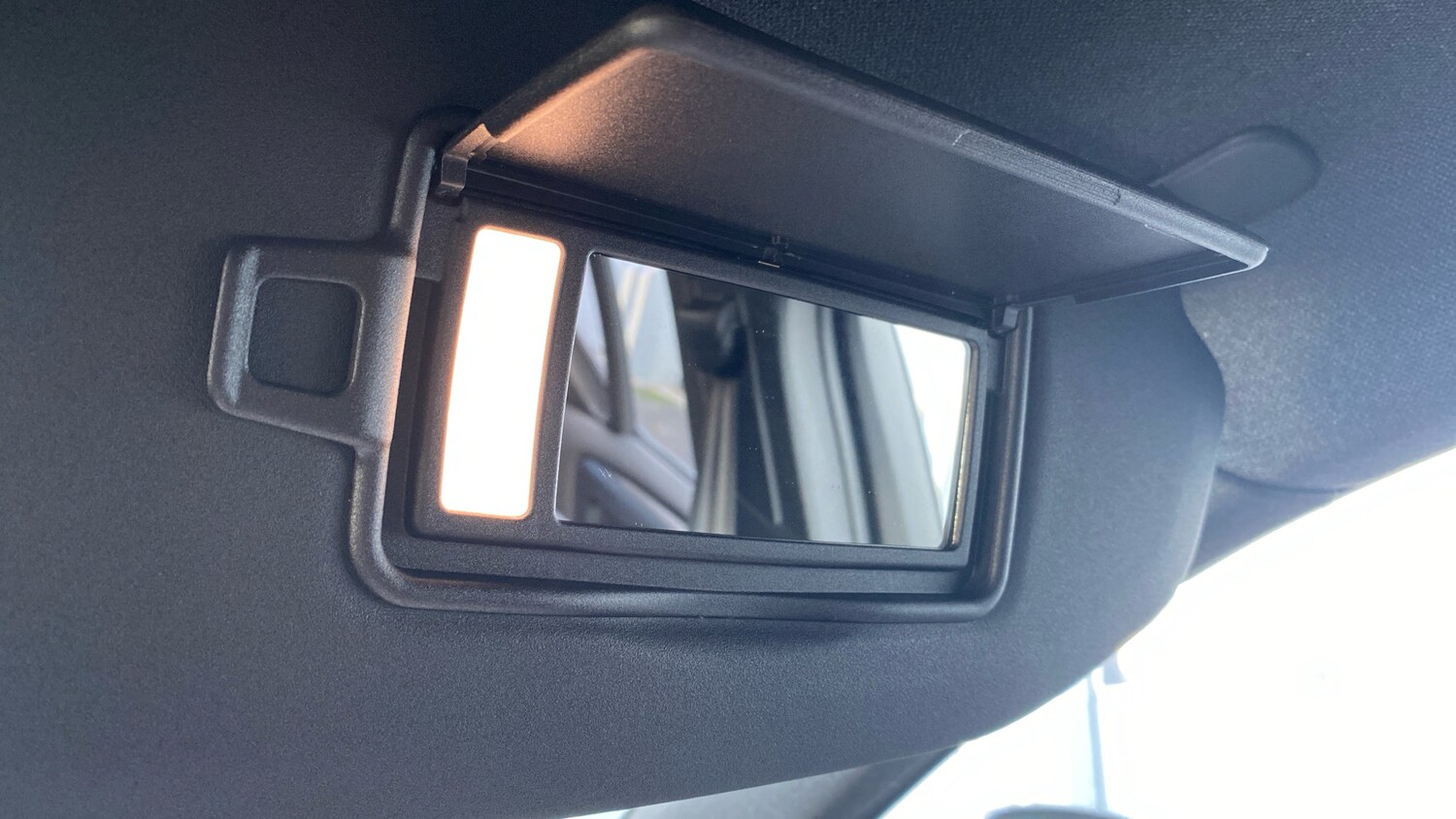 Used Volvo XC40 2025 for sale - 77487047: Photo 40