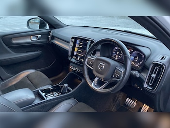 Used Volvo XC40 2021 for sale - 76796852: Photo