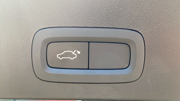 Used Volvo XC40 2022 for sale - 75443733: Photo 41