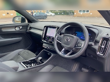Used Volvo XC40 2025 for sale - 78980054: Photo