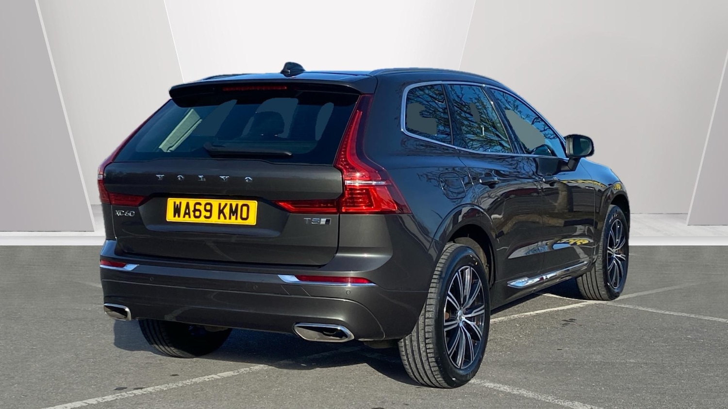 Used Volvo XC60 2019 for sale - 76653279: Photo 2