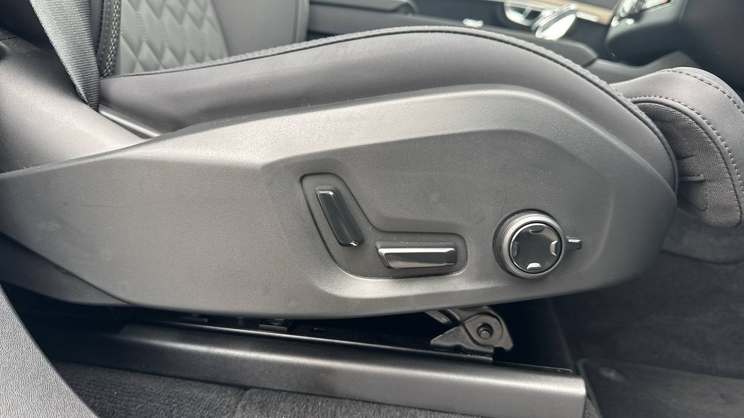 Used Volvo XC90 2025 for sale - 76653247: Photo 41