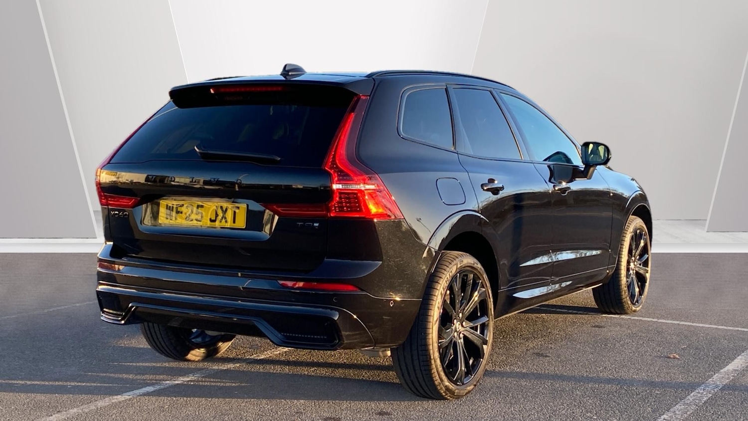 Used Volvo XC60 2025 for sale - 76653207: Photo 2