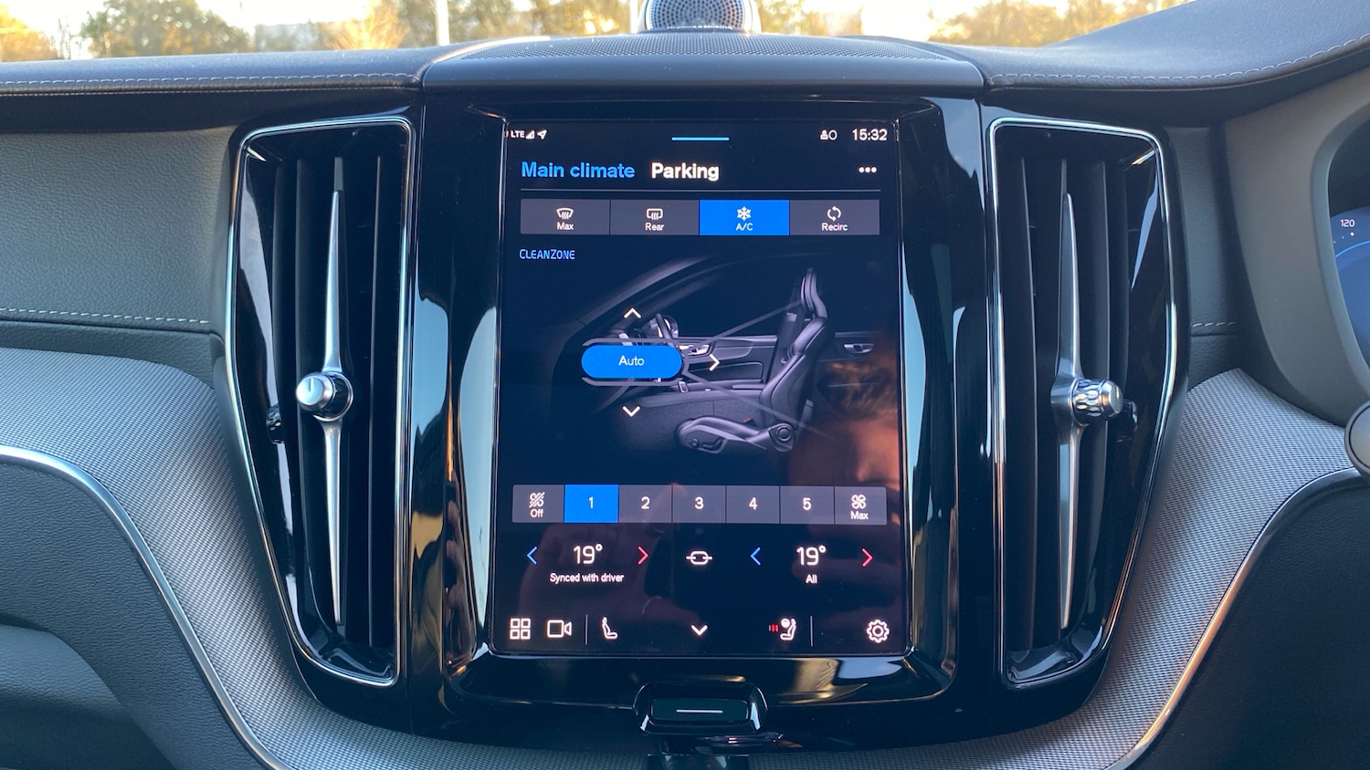 Used Volvo XC60 2025 for sale - 76653207: Photo 26