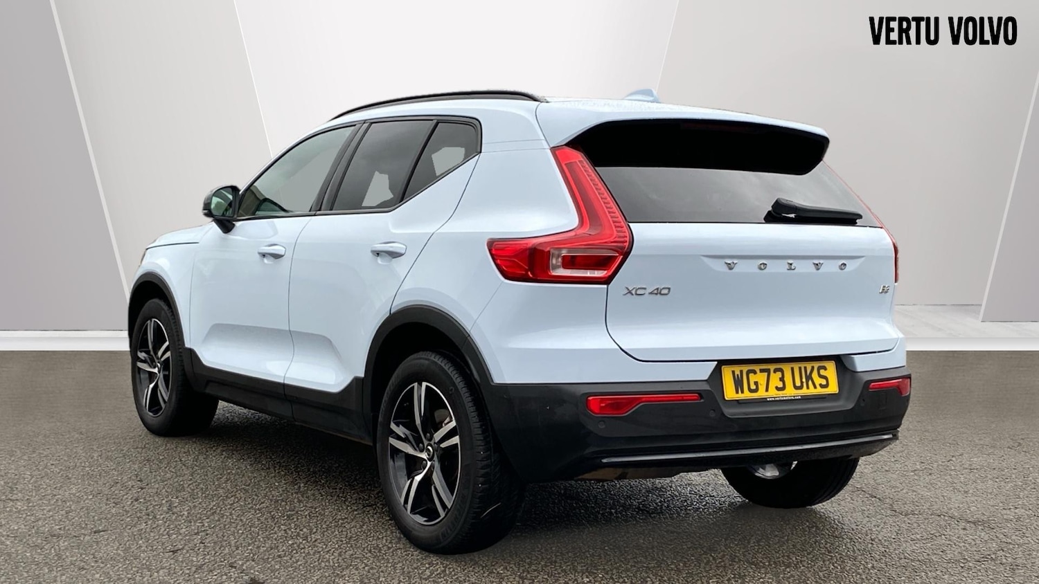 Used Volvo XC40 2023 for sale - 76653337: Photo 2