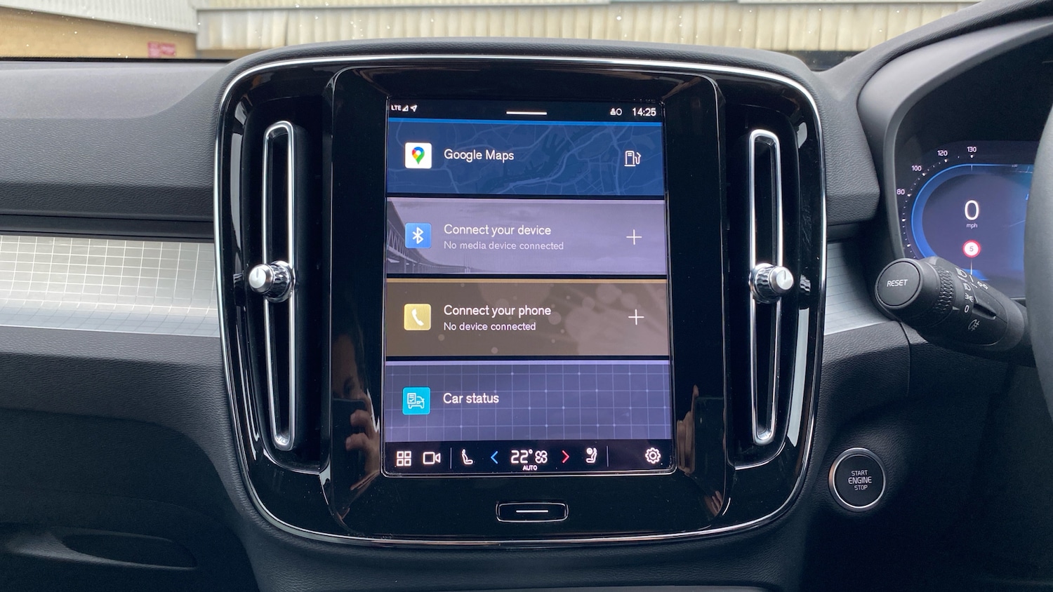 Used Volvo XC40 2023 for sale - 76653337: Photo 21