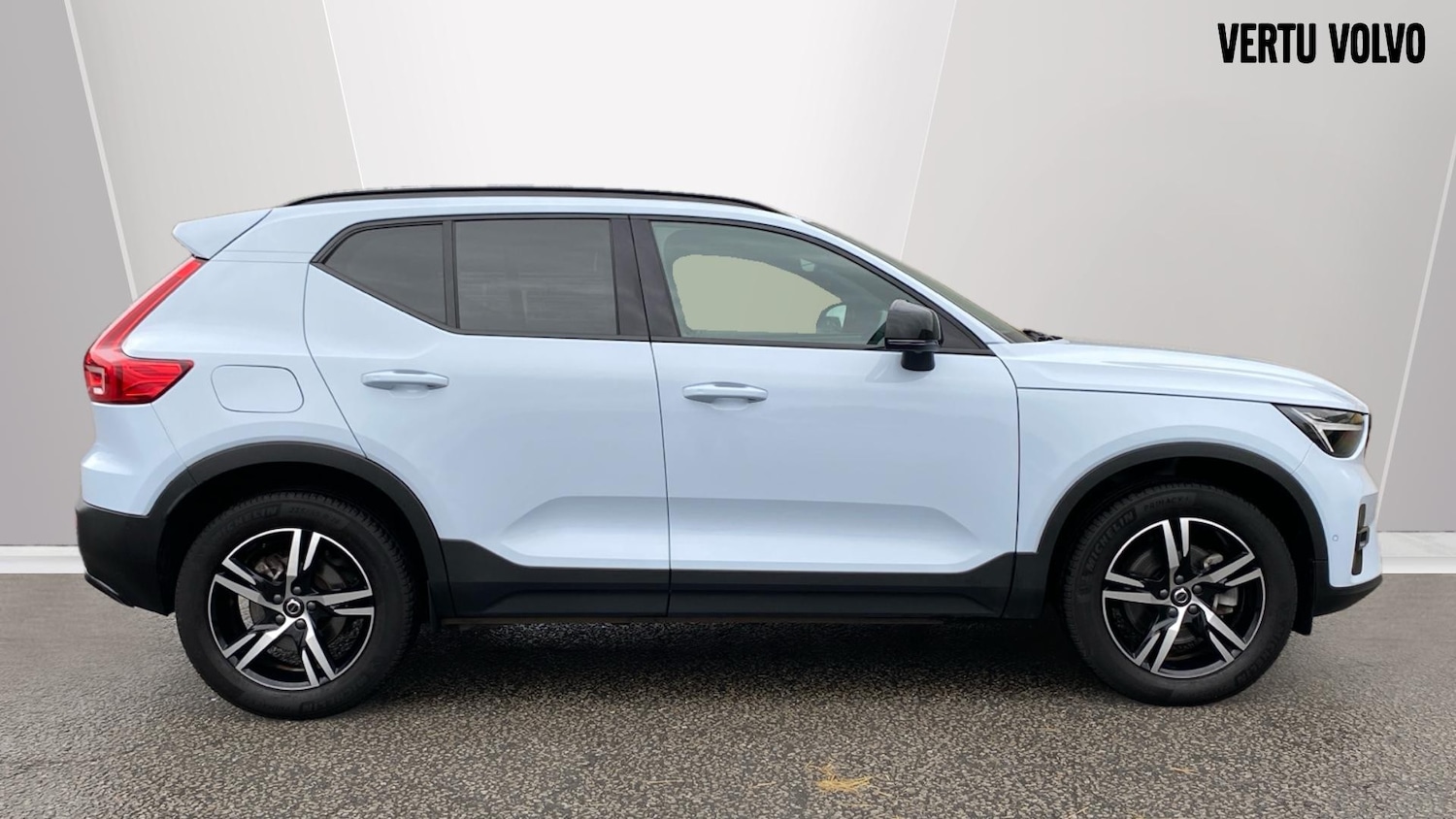 Used Volvo XC40 2023 for sale - 76653337: Photo 3
