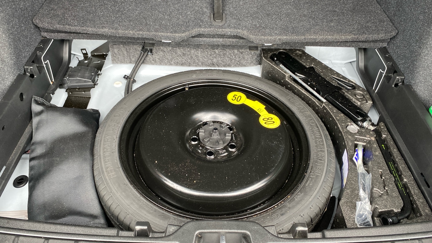 Used Volvo XC40 2023 for sale - 76653337: Photo 30