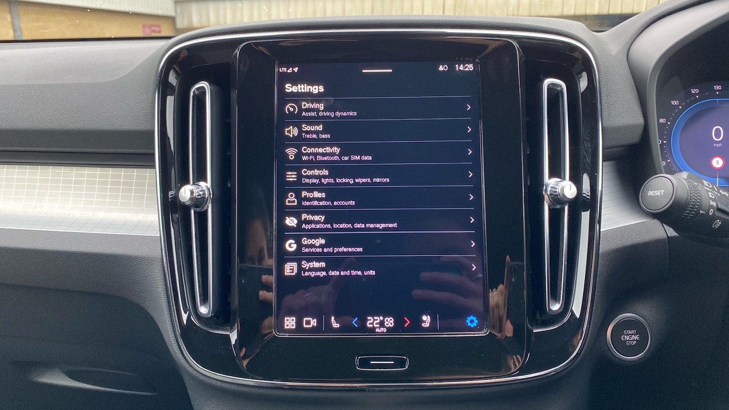 Used Volvo XC40 2023 for sale - 76653337: Photo 36