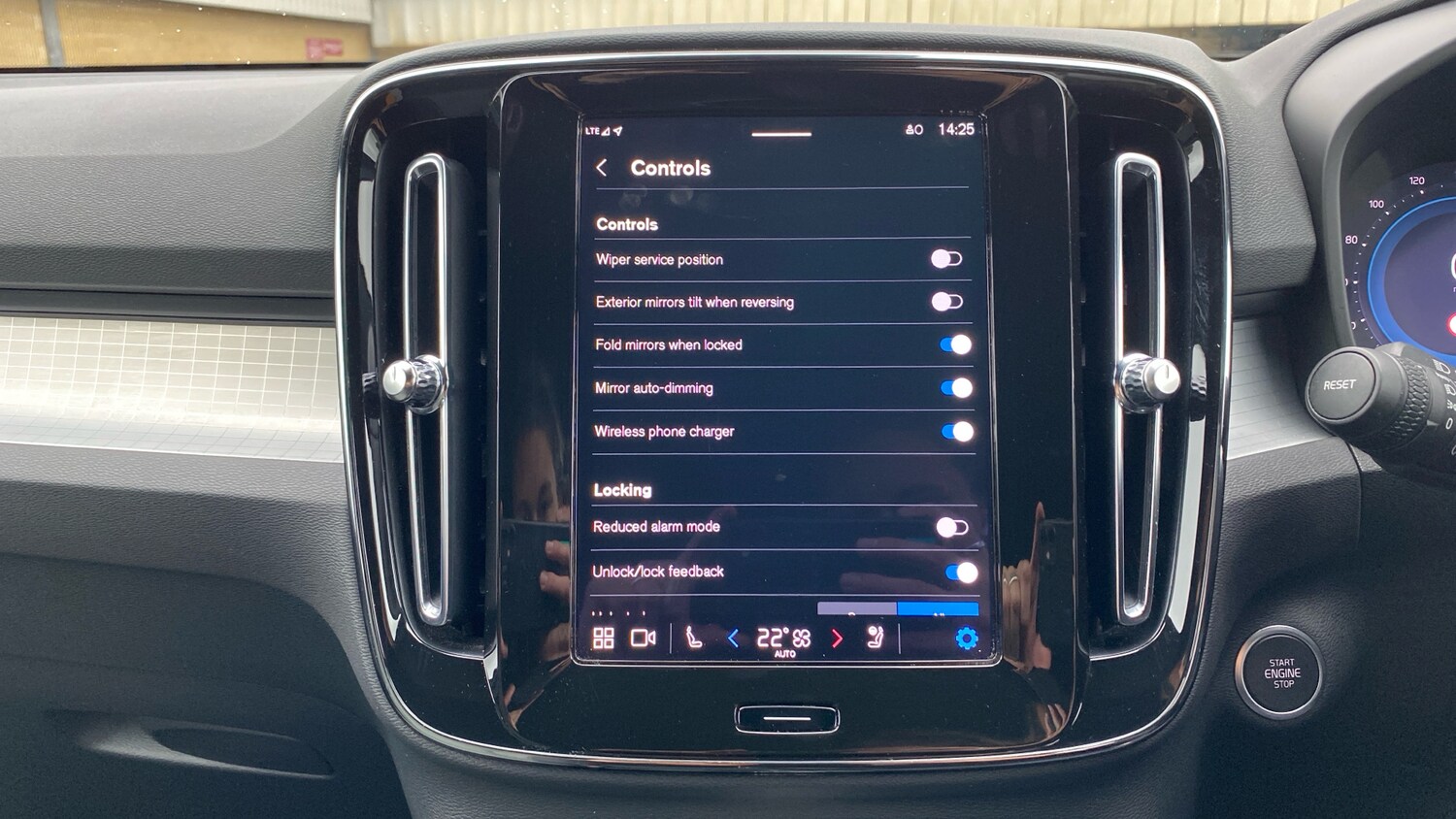 Used Volvo XC40 2023 for sale - 76653337: Photo 38