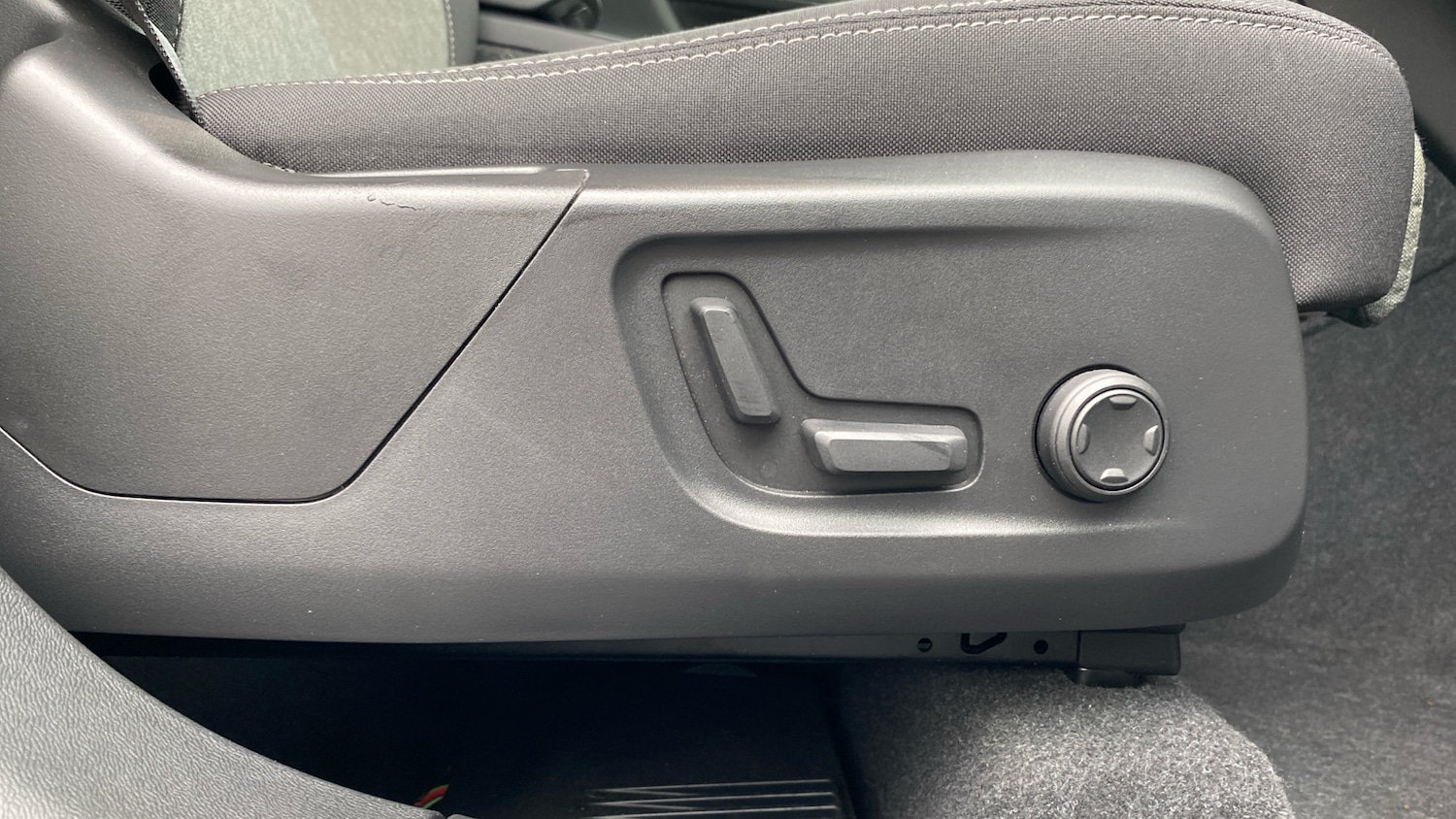 Used Volvo XC40 2023 for sale - 76653337: Photo 44