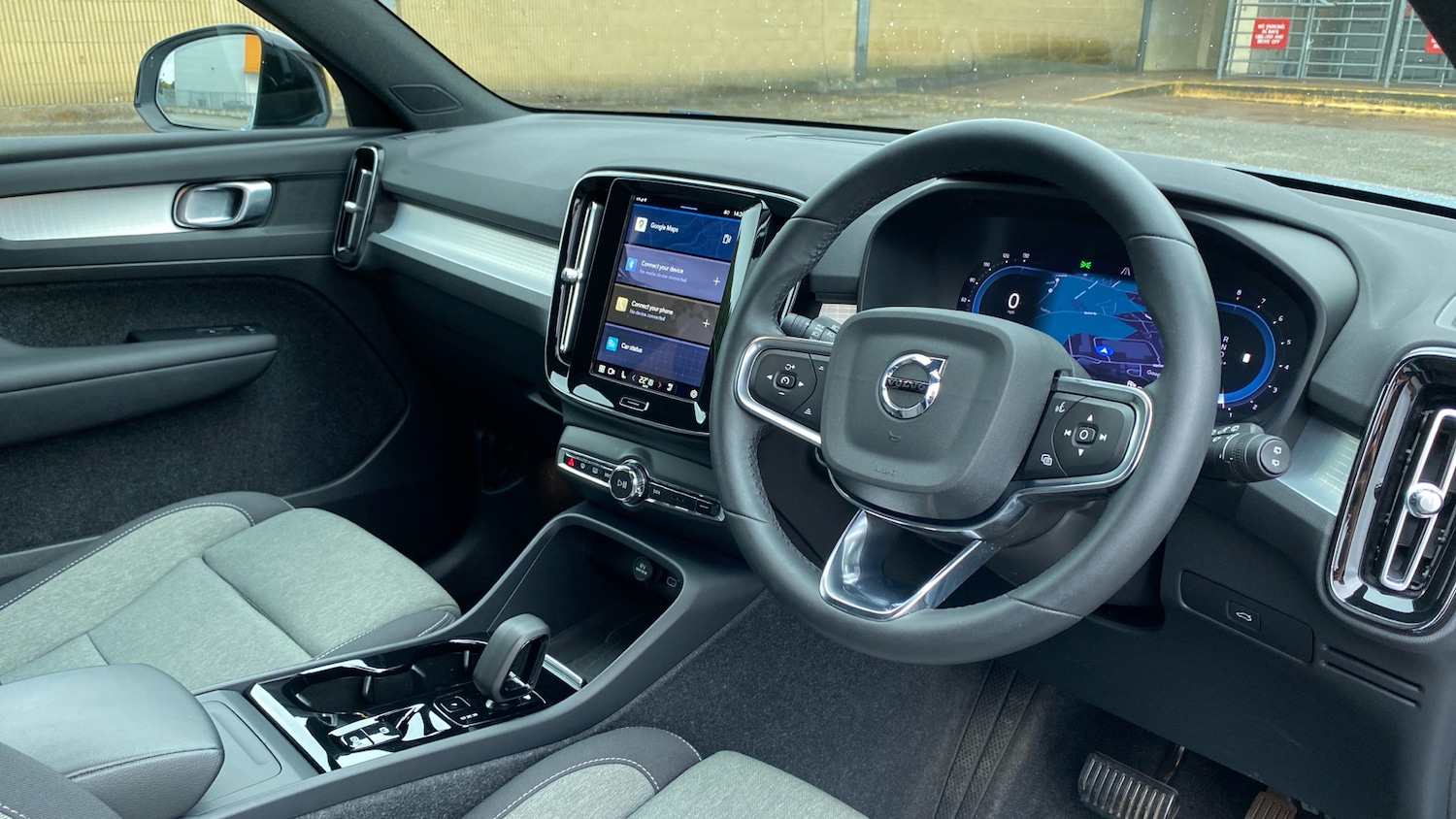 Used Volvo XC40 2023 for sale - 76653337: Photo 5