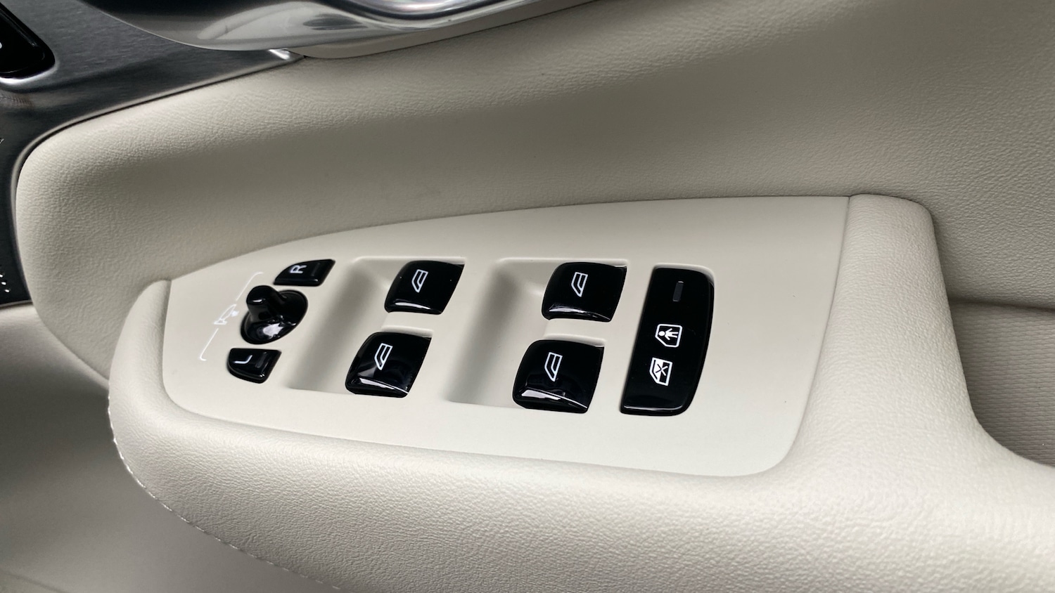 Used Volvo XC90 2025 for sale - 76653245: Photo 26