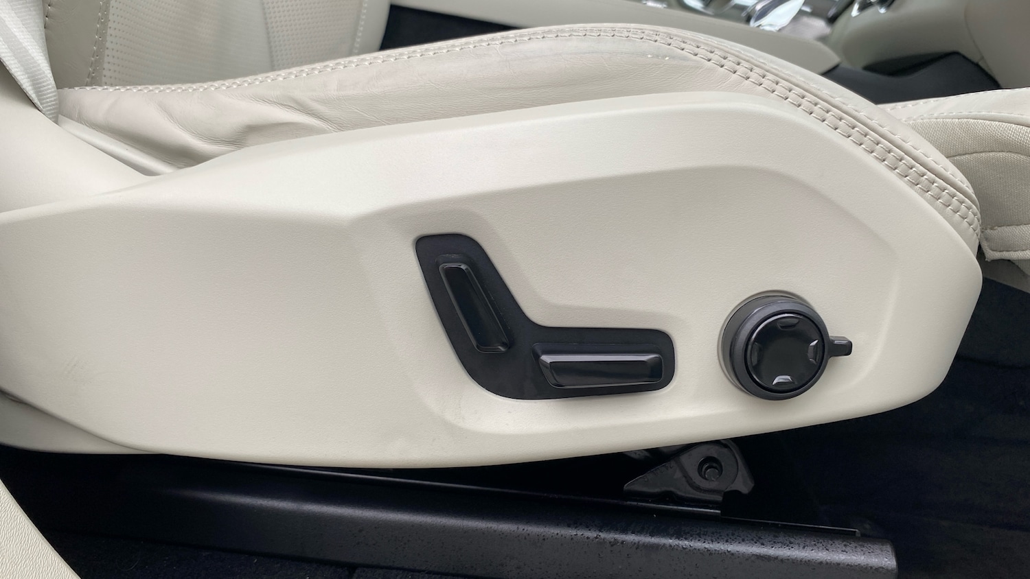 Used Volvo XC90 2025 for sale - 76653245: Photo 43