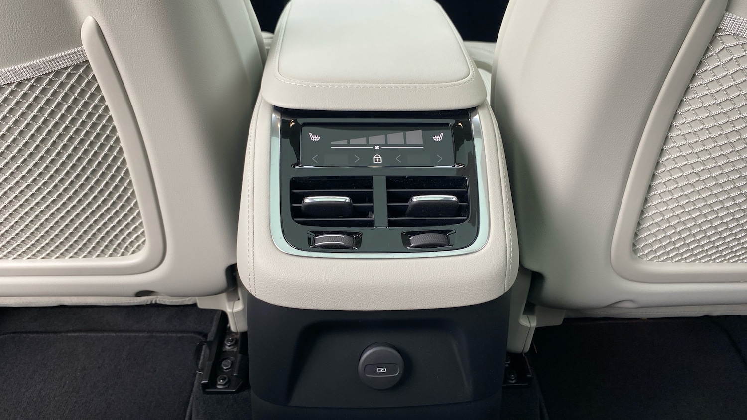 Used Volvo XC90 2025 for sale - 76653245: Photo 44