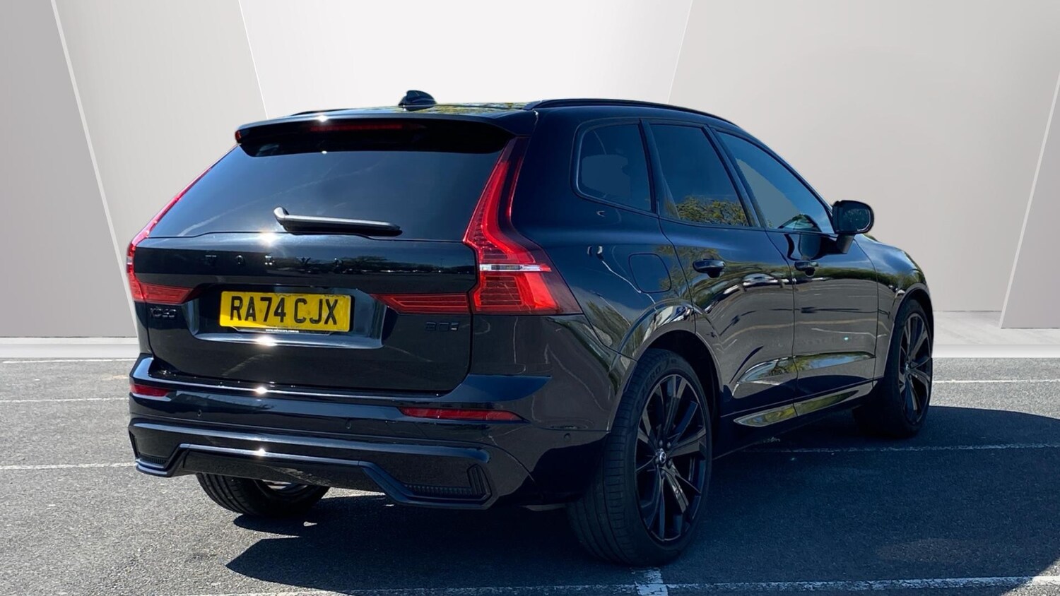 Used Volvo XC60 2025 for sale - 78224025: Photo 2