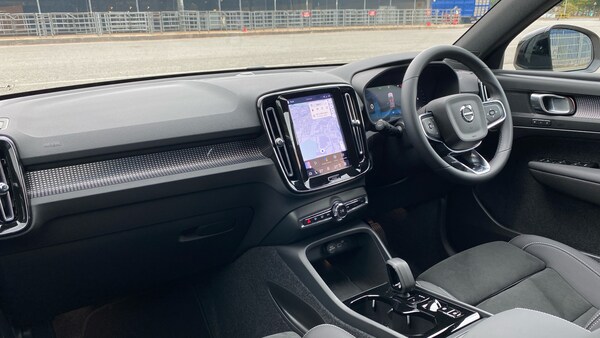 Used Volvo XC40 2025 for sale - 75596096: Photo 4
